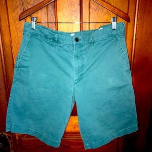 Gap Men’s Essential Khaki 10” Shorts